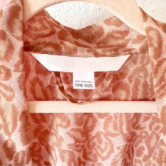 Victoria's Secret Vintage 90s Sheer Leopard Robe - Picture 4 of 10